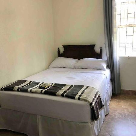 סנט פיליפ Kelly'S Studio Apartment - Rental Near Airport, Amenities And Bus Route מראה חיצוני תמונה