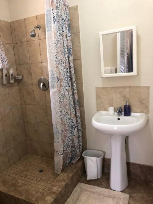 סנט פיליפ Kelly'S Studio Apartment - Rental Near Airport, Amenities And Bus Route מראה חיצוני תמונה
